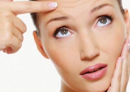 ما هي الأطعمة التي تبعد التجاعيد عن بشرتك ؟