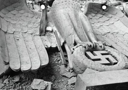 البرلمان اليوناني يطالب برلين بتعويضات مالية عن الاحتلال النازي