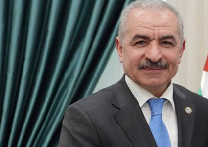 ميركل تتعهد بدعم حكومة اشتية