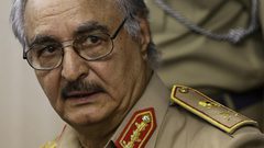 ترامب يبحث مع حفتر مكافحة الإرهاب في ليبيا