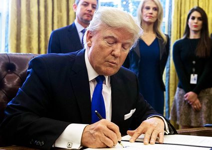 وسط رفض فلسطيني ..غرينبلات يطلب دراسة "صفقة القرن"