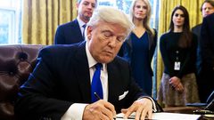 وسط رفض فلسطيني ..غرينبلات يطلب دراسة "صفقة القرن"