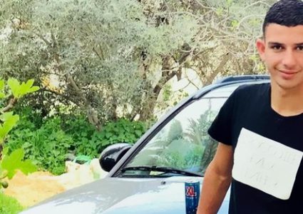 تمهيداً لهدمه....الاحتلال يأخذ قياسات منزل الشهيد عمر أبو ليلى