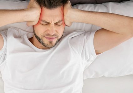 علاج الصداع بالأعشاب وشرب الماء