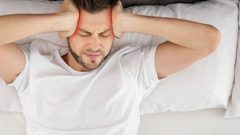 علاج الصداع بالأعشاب وشرب الماء