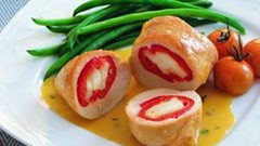 لفائف الدجاج بالجبنة مع صلصة الخردل والنعناع