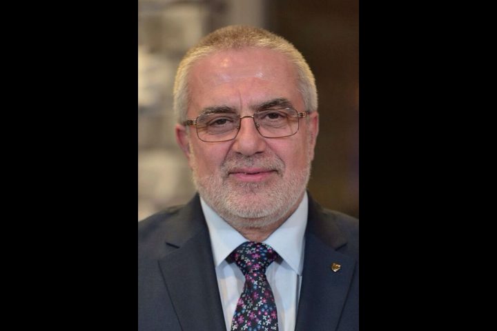 والقول ما قالت الأمعرية
