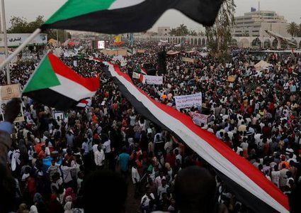 محادثات بين قادة الاحتجاجات والمجلس العسكري بالسودان