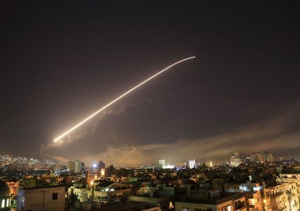 الاحتلال يزعم إطلاق صاروخ من شمال قطاع غزة