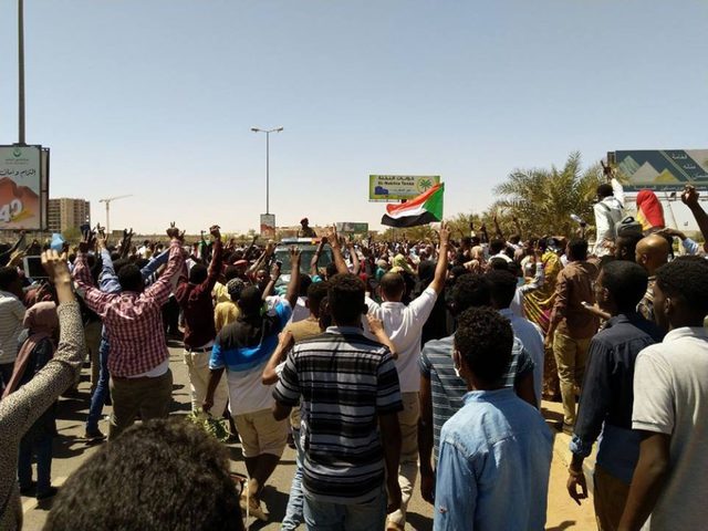 السعودية والإمارات تقدمان دعما للسودان بمبلغ 3 مليارات دولار