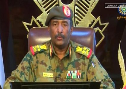 البرهان:إذا اتفقت القوى السياسية على حكومة انتقالية سنسلم السلطة