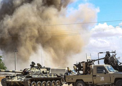 ليبيا... أصوات انفجارات وإغلاق المطار الوحيد العامل في العاصمة