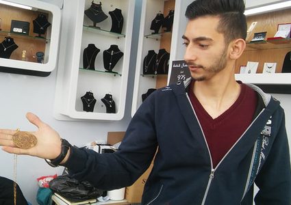 عبادة حَدادة يرسم طريق النجاح في ميدان "صياغة الفضة"