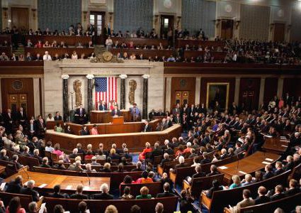 محاولة من الكونغرس الأمريكي لإقالة ترامب والأخير يرد