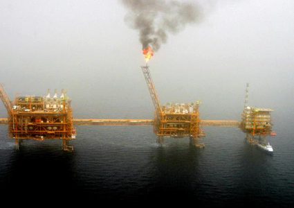 أمريكا تحذر الهند والصين من استمرار استيراد النفط من إيران