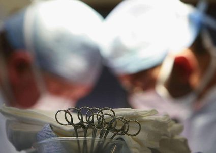 33 ساعة لإنقاذ رجل من ورم سرطاني وزنه 28 كيلوغراما