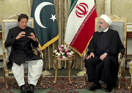 روحاني يعلن تشكيل قوة مشتركة مع باكستان على الحدود