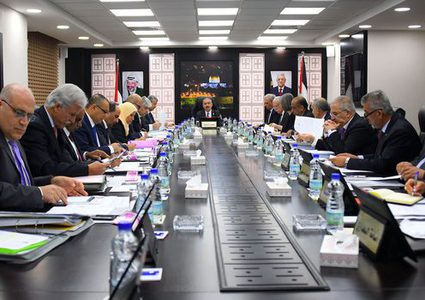 الحكومة تقرر صرف بدل التنقل الثابت لموظفي الخدمة المدنية