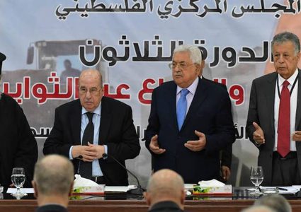 الزعنون: المركزي يبحث ملفات هامة منتصف الشهر