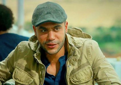 محمد إمام يصور مشهد أكشن من "هوجان" داخل قطار حقيقي