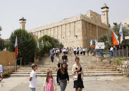 22 الف مستوطن يستبيحون الحرم الابراهيمي في الخليل