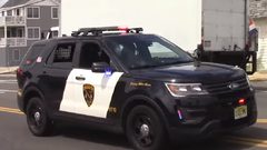 شرطية أمريكية تقتل مسلحا أشهر سلاحه في مكان عام