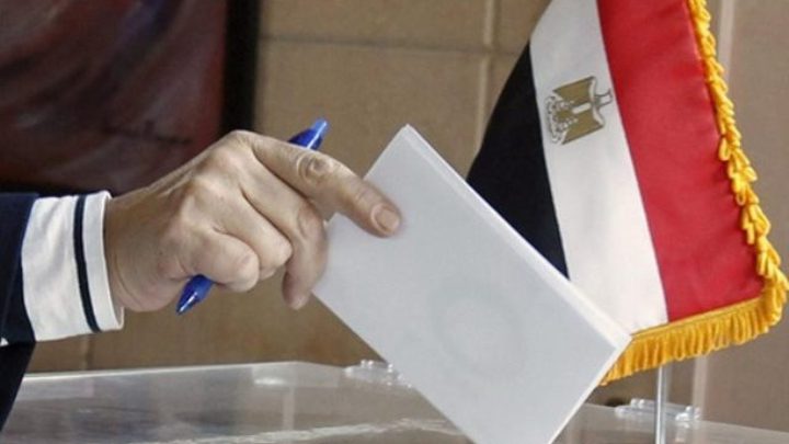 مصر تقر التعديلات الدستورية بموافقة 88.83 بالمئة من المصوتين
