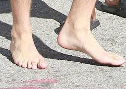 علامات خفية على قدمك تكشف عن أمراض مثل السرطان والصدفية