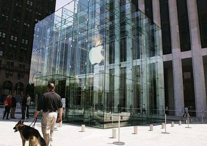 دعوى على أبل بمليار دولار بسبب خطأ قاد لاعتقال طالب