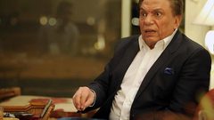 تدهور الحالة الصحية لعادل إمام ودخوله المستشفى سراً