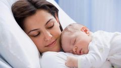 أم الصبي ماذا يميزها عن غيرها من الأمهات؟