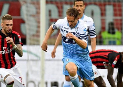 لاتسيو ينهي حلم ميلان بلقب طال انتظاره ويبلغ النهائي