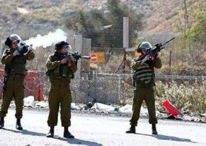 مواجهات مع الاحتلال على مدخل مخيم العروب شمال الخليل