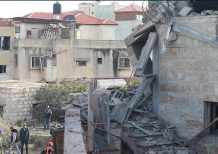 الاحتلال يهدم منزل الشهيد عمر أبو ليلى في سلفيت