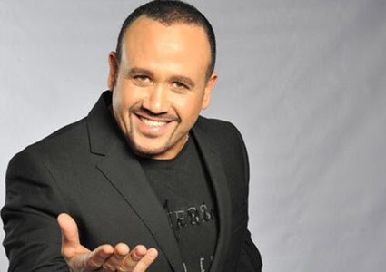 يسرا وأصالة وخالد جلال وحماقى فى عزاء والدة هشام عباس