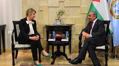 اشتية يبحث مع ممثلة بولندا تعزيز التعاون المشترك