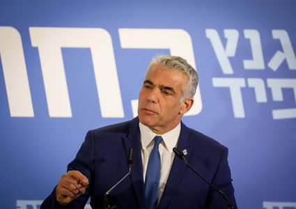 لابيد يقدم مقترح قانون لاعتراف "إسرائيل" بإبادة الأتراك للآرمن