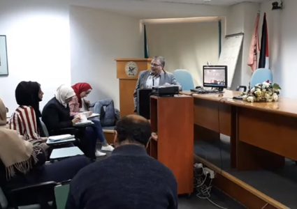 مطالبات في ايجاد استراتيجية وطنية للعمل مع أطفال التوحد