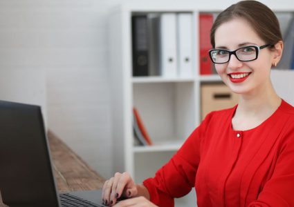 وظائف تسبب السعادة لأصحابها أبرزها الحلاق