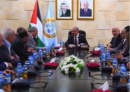 اشتية: الحكومة لن تزيد الضرائب في ظل الأزمة المالية