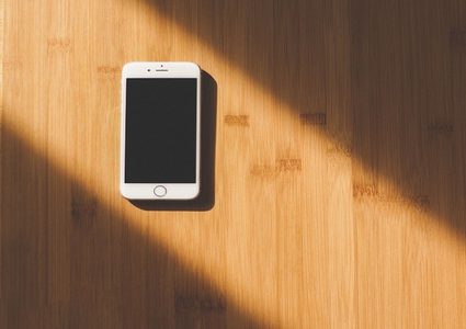 علماء: لا يوجد دليل علمي على ارتباط الهواتف بالسرطان!