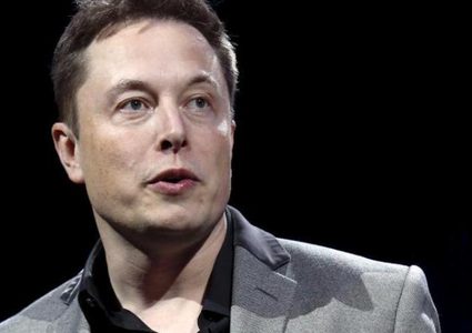 ممثل كوميدي يتهم مؤسس "تسلا" بالسرقة.. والسبب !