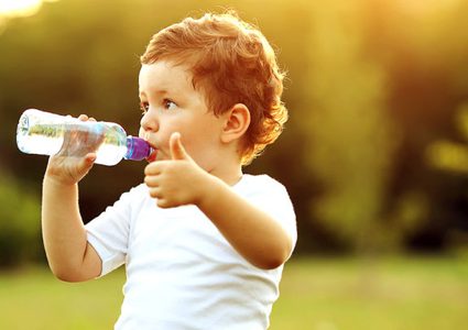 دراسة: الأطفال "الكارهون" للماء في خطر حقيقي