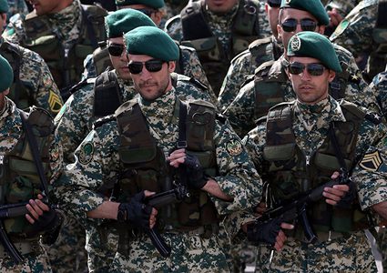 إيران تهدد السعودية والإمارات وأمريكا وإسرائيل