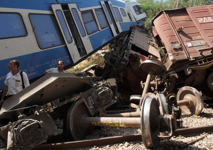 12 قتيلا بينهم عاملات بحادث مروع في تونس