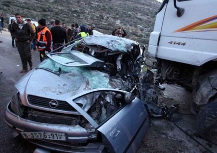 اصابة 10 مواطنين بحادث سير قرب بلدة حلحول