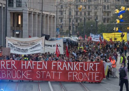 ألمانيا تعلق طلبات لجوء بعض السوريين