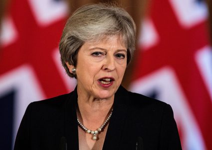 تيريزا ماي تُؤكد التزام بريطانيا بحل الدولتين