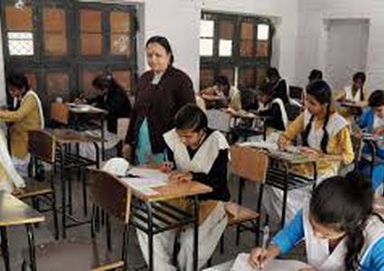 الحكومة الهندية تحقق في انتحار 18 طالبا بعد رسوبهم في الامتحانات