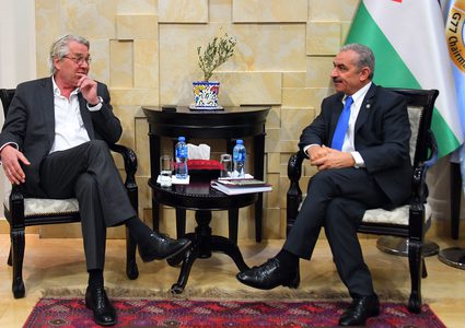 اشتية:سيتم إعادة النظر في العلاقات مع إسرائيل